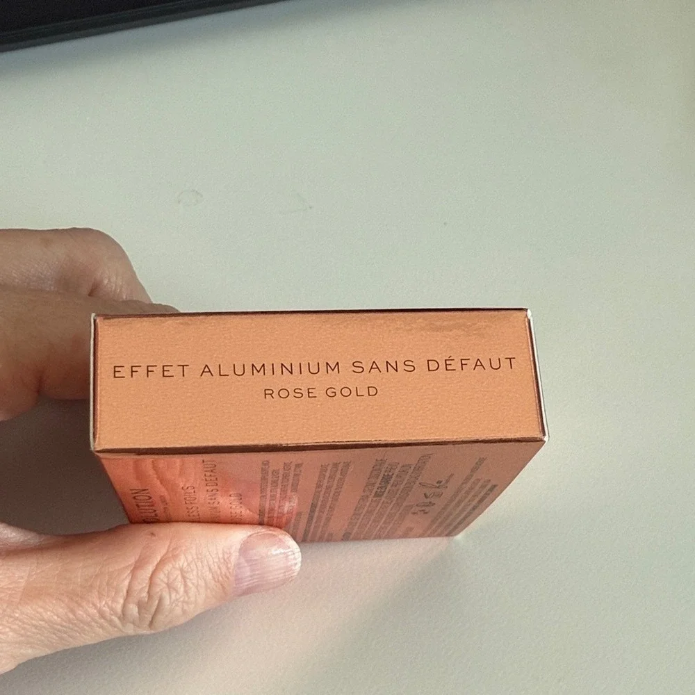 Revolution‎ Flawless Foils Eyeshadow - Radiant Rose Gold